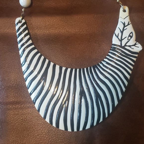 Necklace - Picture 4 of 4